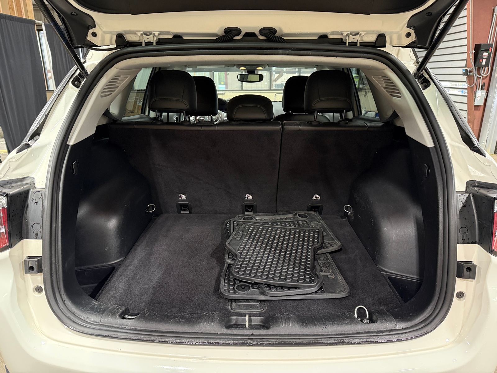 Thumbnail: 2020 Jeep Compass - 6