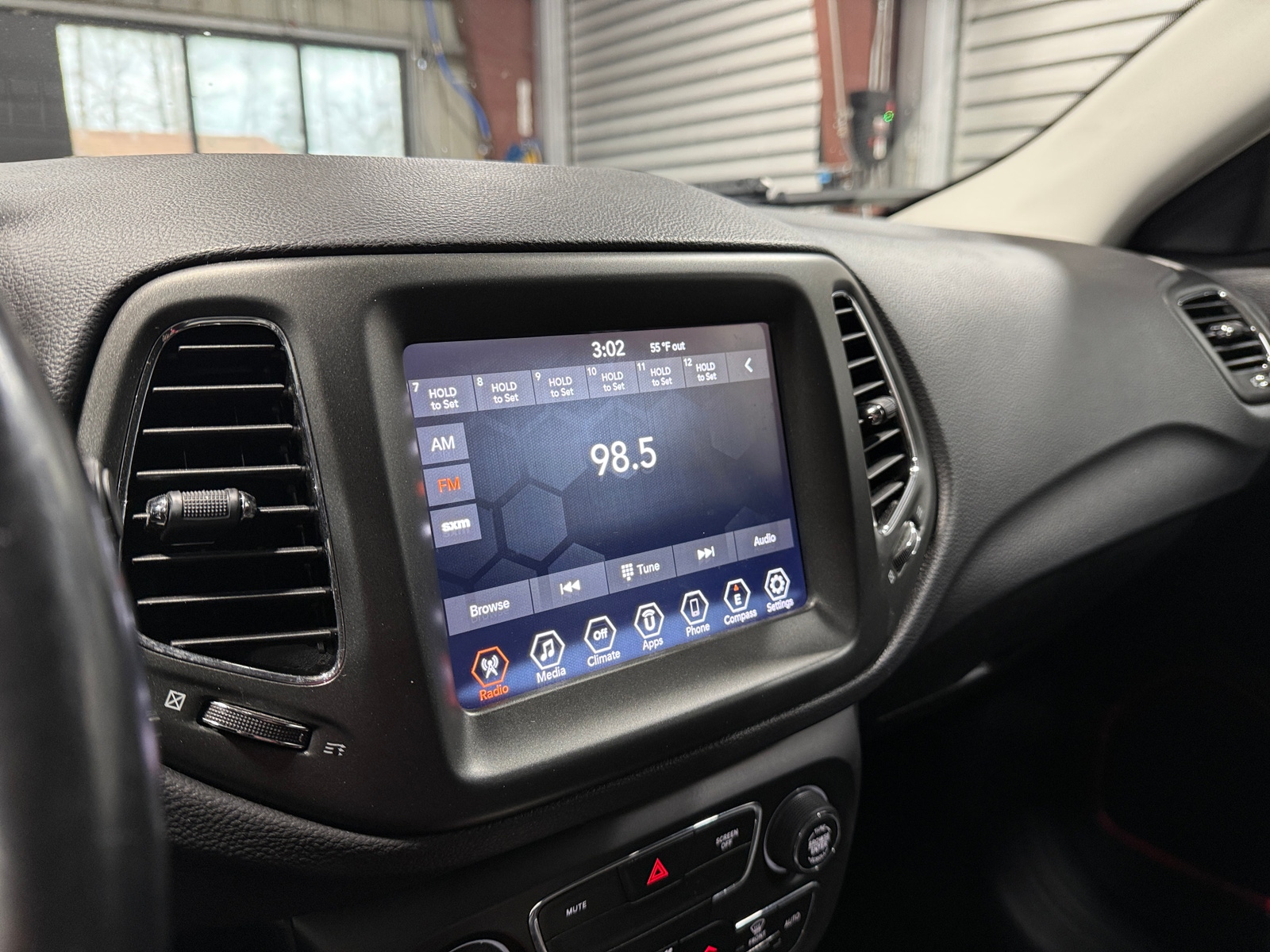 Thumbnail: 2020 Jeep Compass - 3