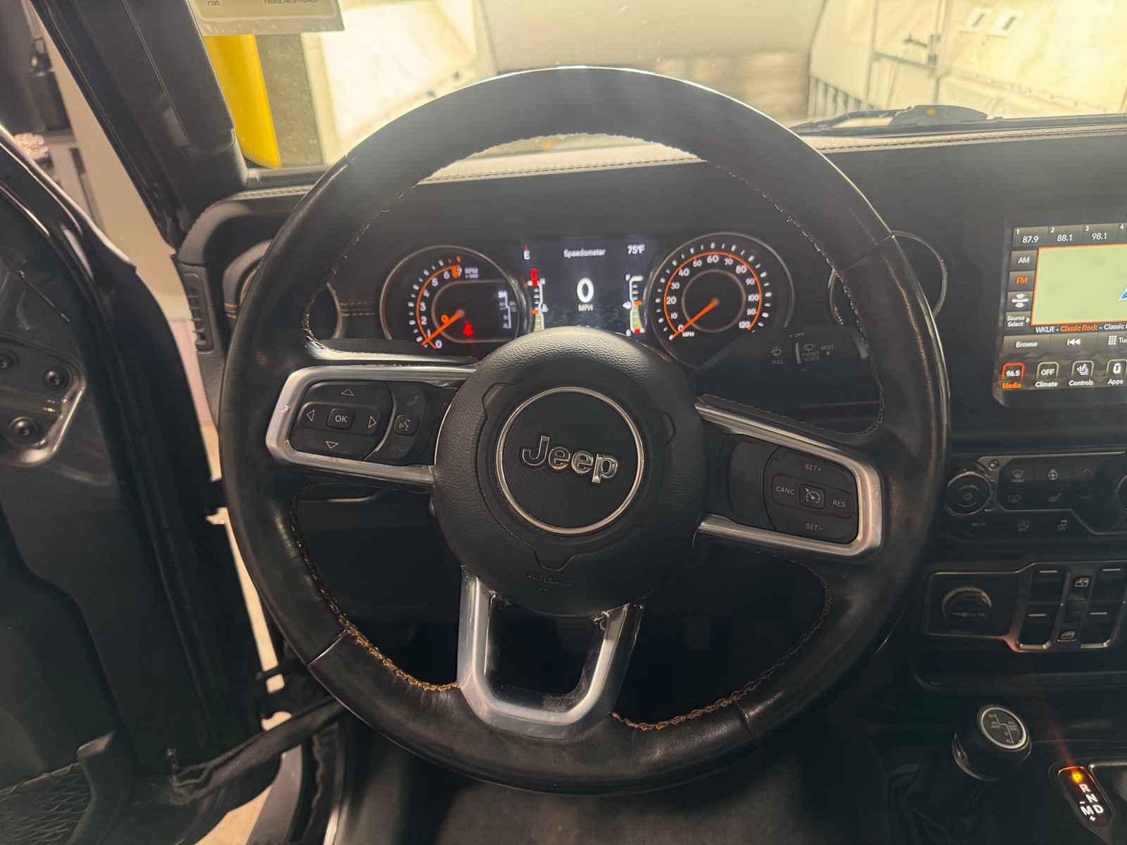 Thumbnail: 2021 Jeep Gladiator - 4