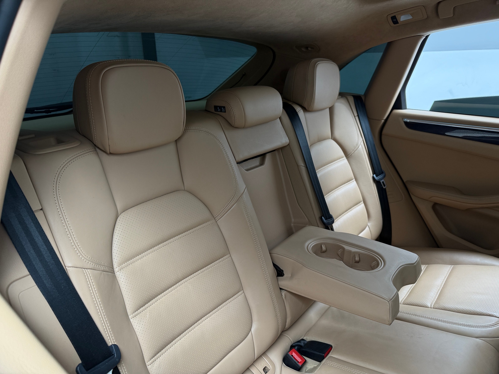 Thumbnail: 2016 Porsche Macan - 5