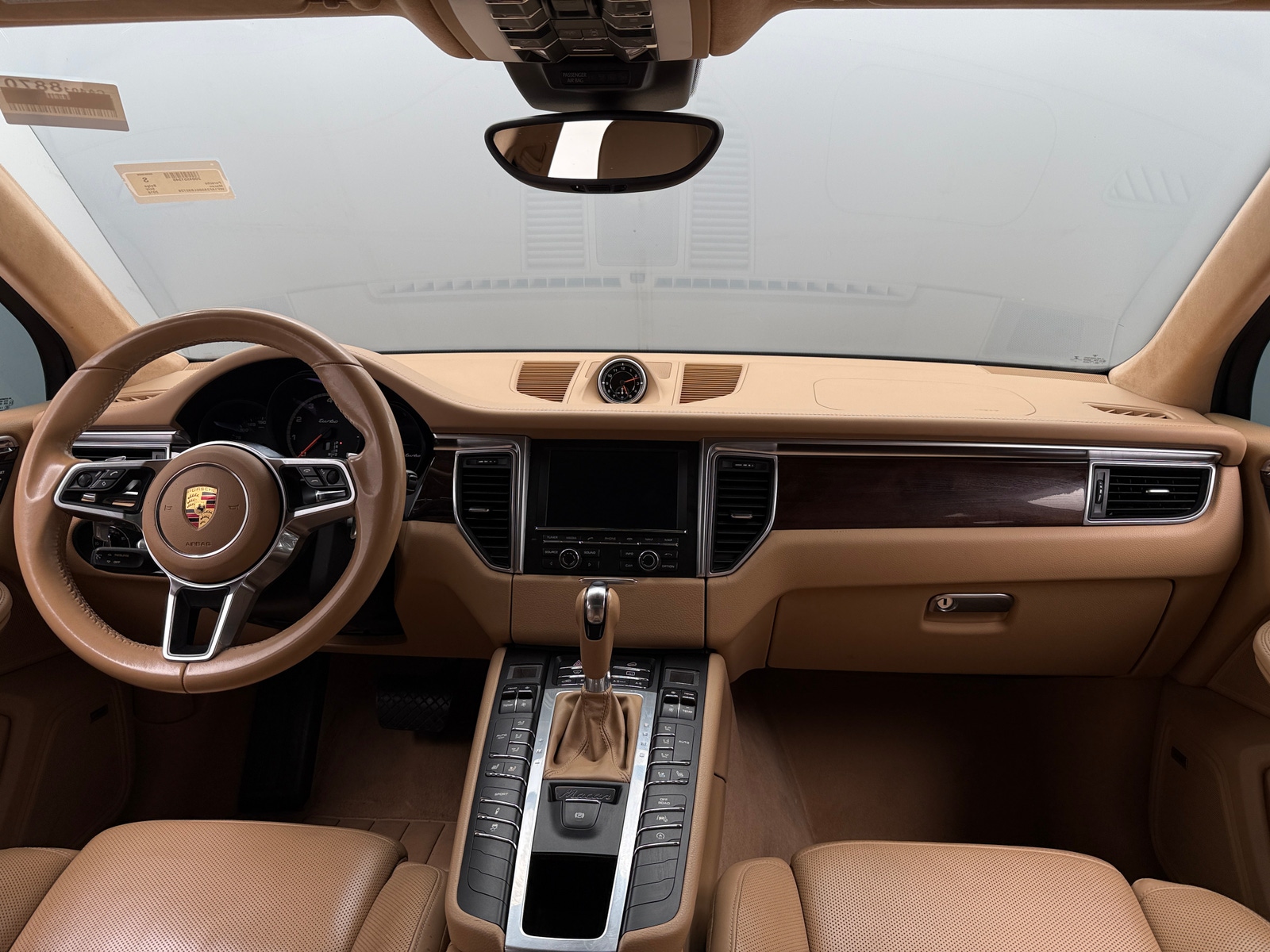 Thumbnail: 2016 Porsche Macan - 2