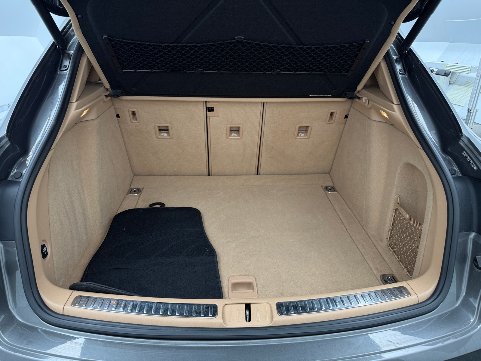 Thumbnail: 2016 Porsche Macan - 6