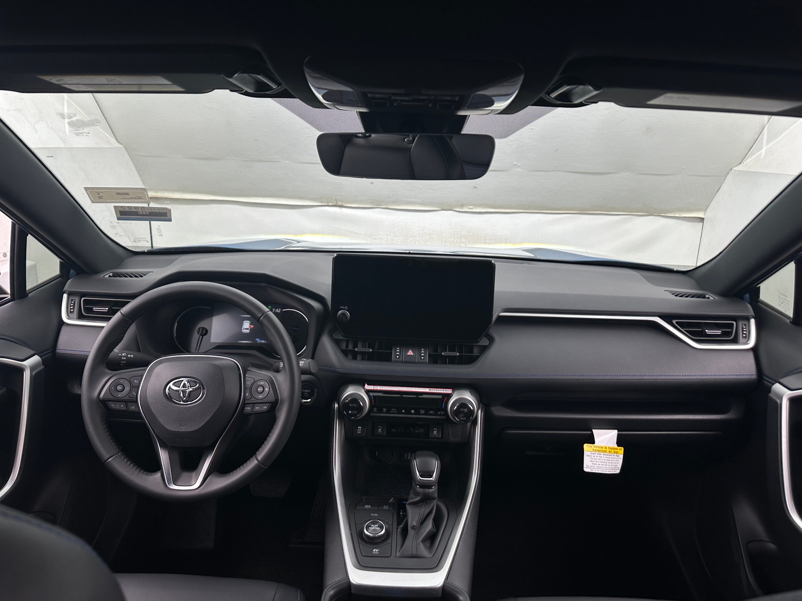 Thumbnail: 2025 Toyota RAV4 - 3