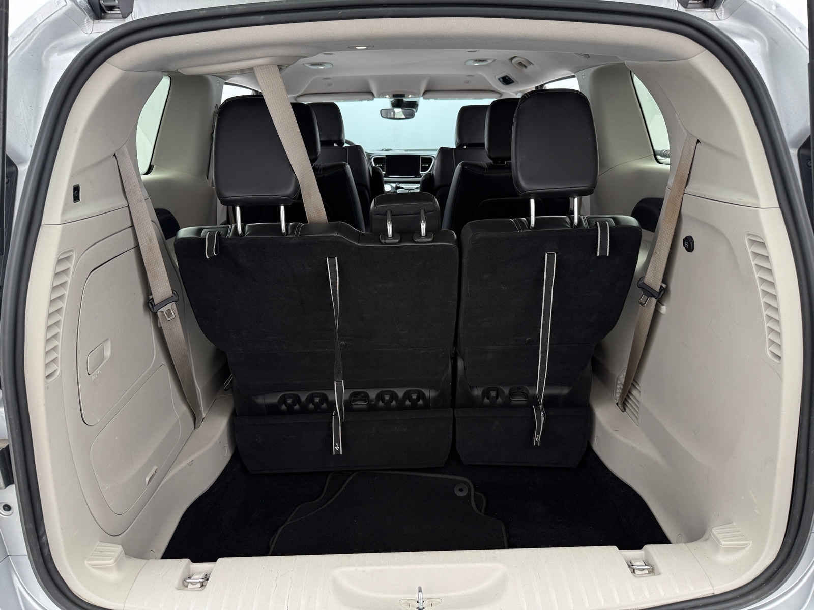 Thumbnail: 2024 Chrysler Pacifica - 6