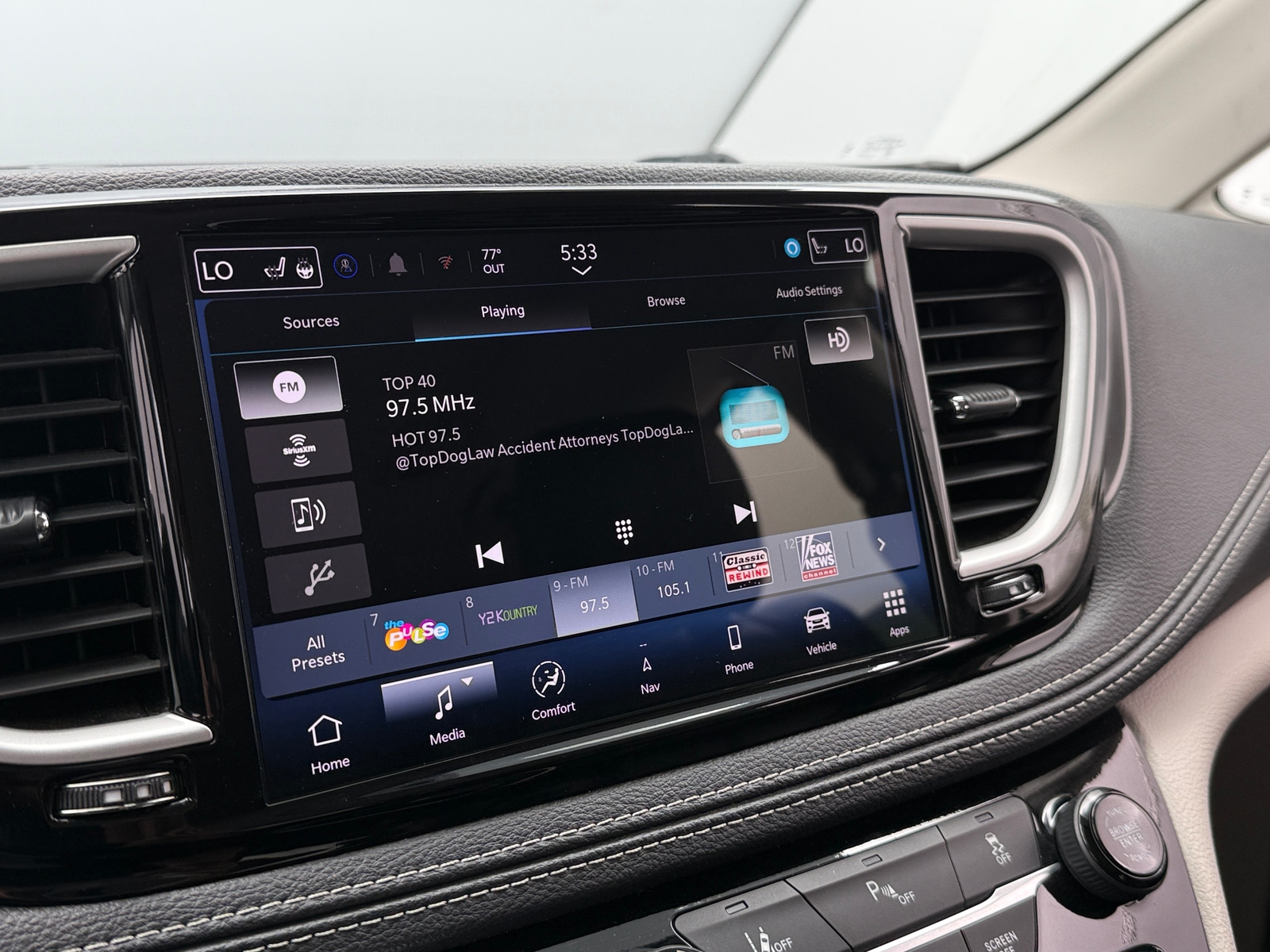 Thumbnail: 2024 Chrysler Pacifica - 3