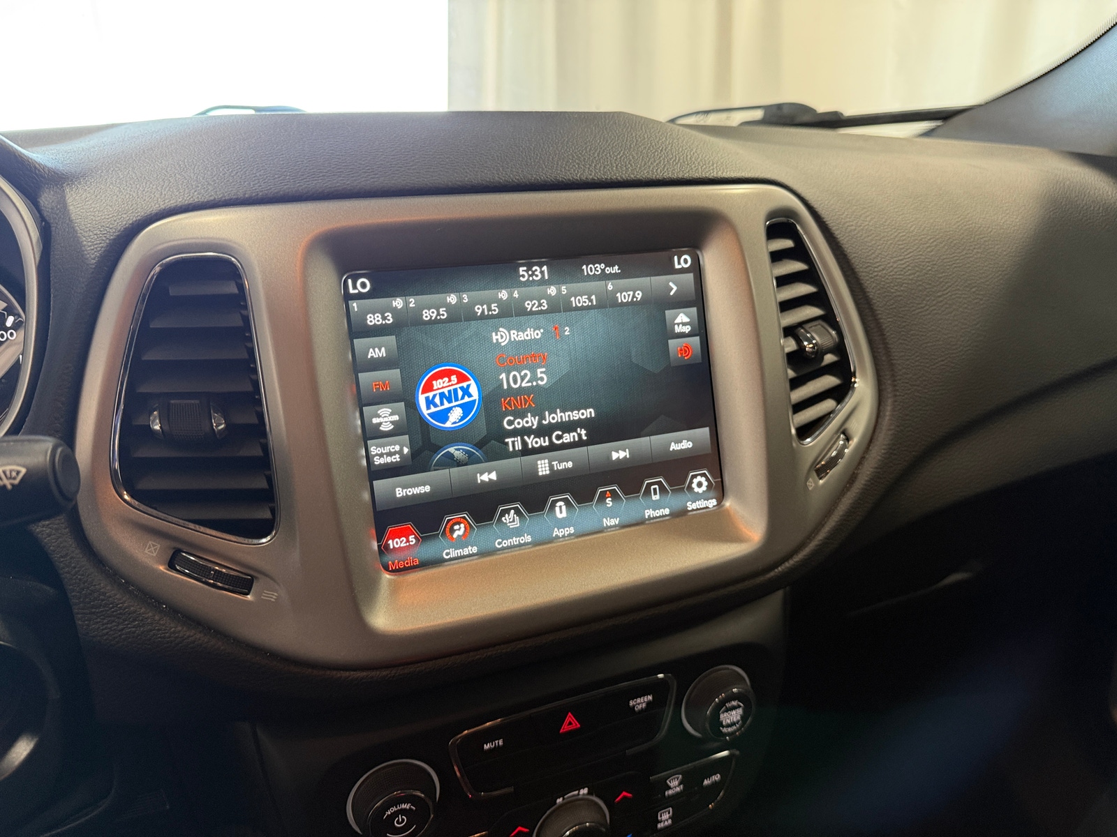 Thumbnail: 2021 Jeep Compass - 3