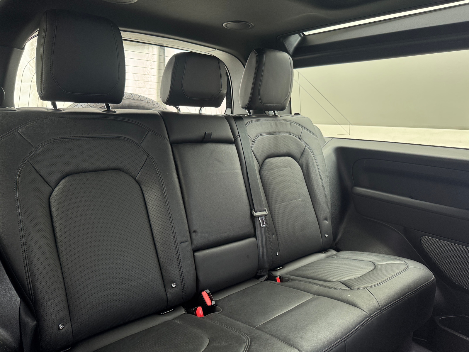 Thumbnail: 2023 Land Rover Defender - 5