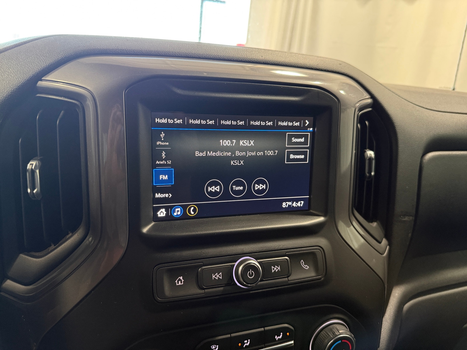 Thumbnail: 2019 Chevrolet Silverado 1500 - 4