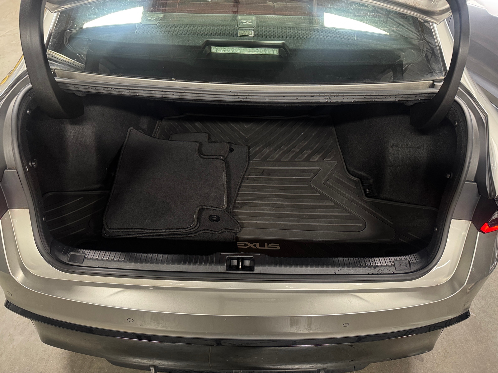 Thumbnail: 2022 Lexus IS - 6