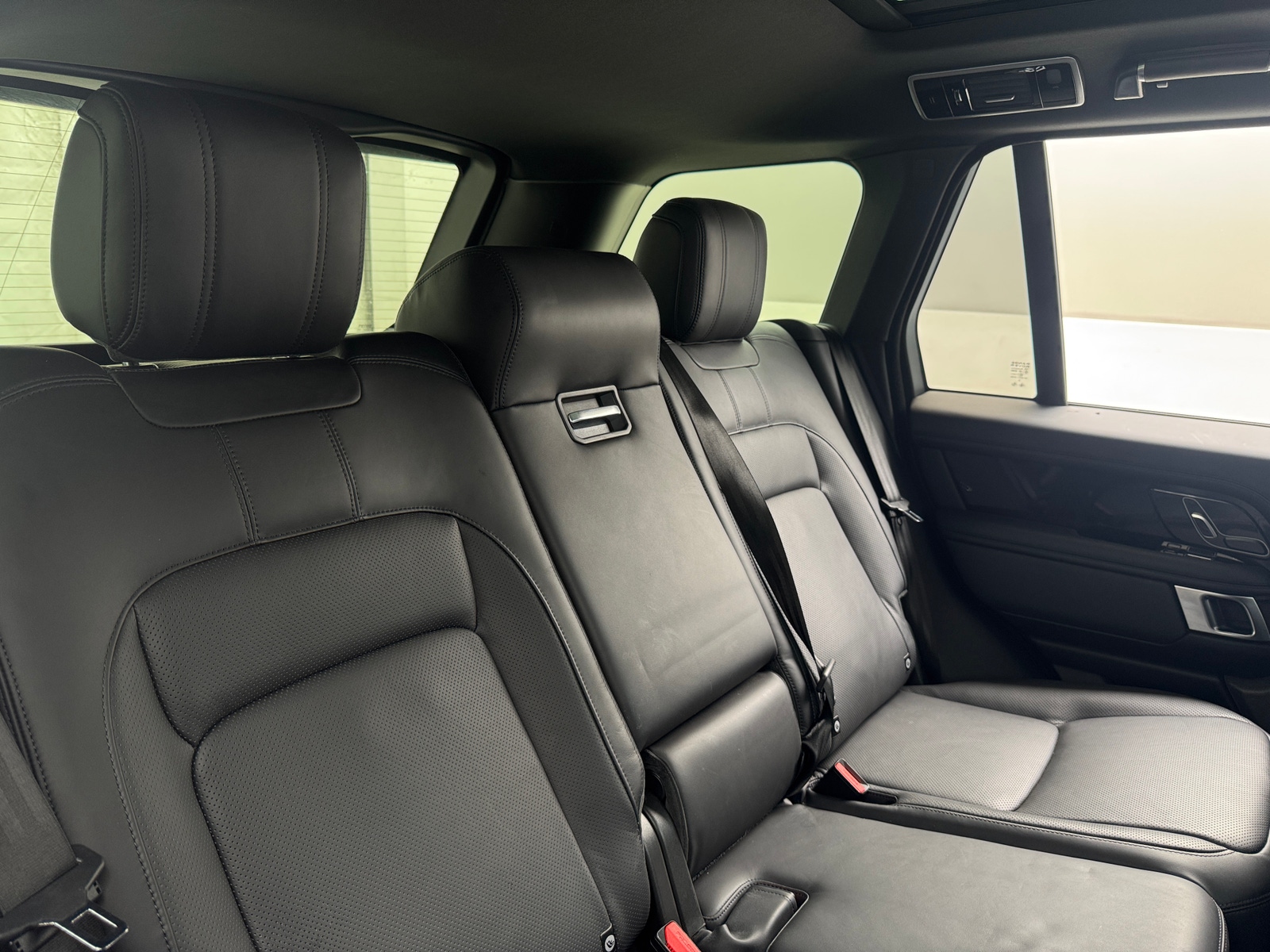 Thumbnail: 2021 Land Rover Range Rover - 5