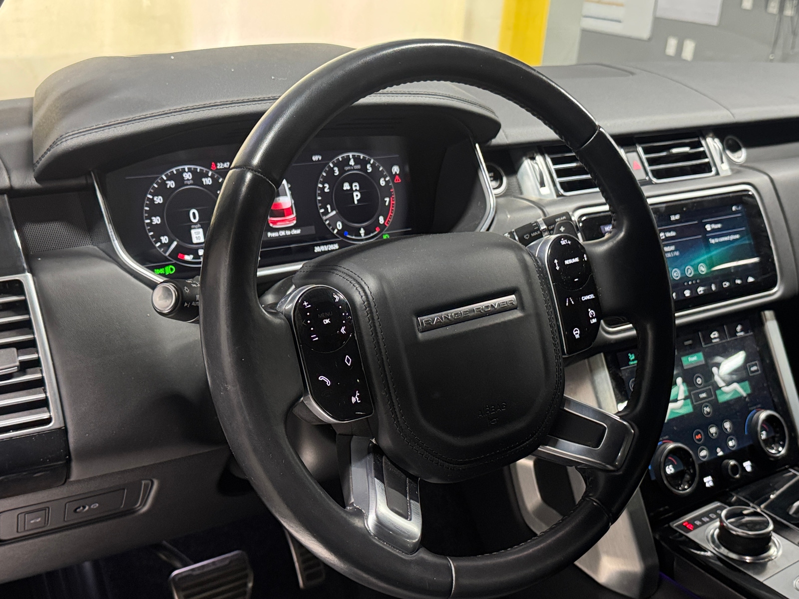 Thumbnail: 2021 Land Rover Range Rover - 4