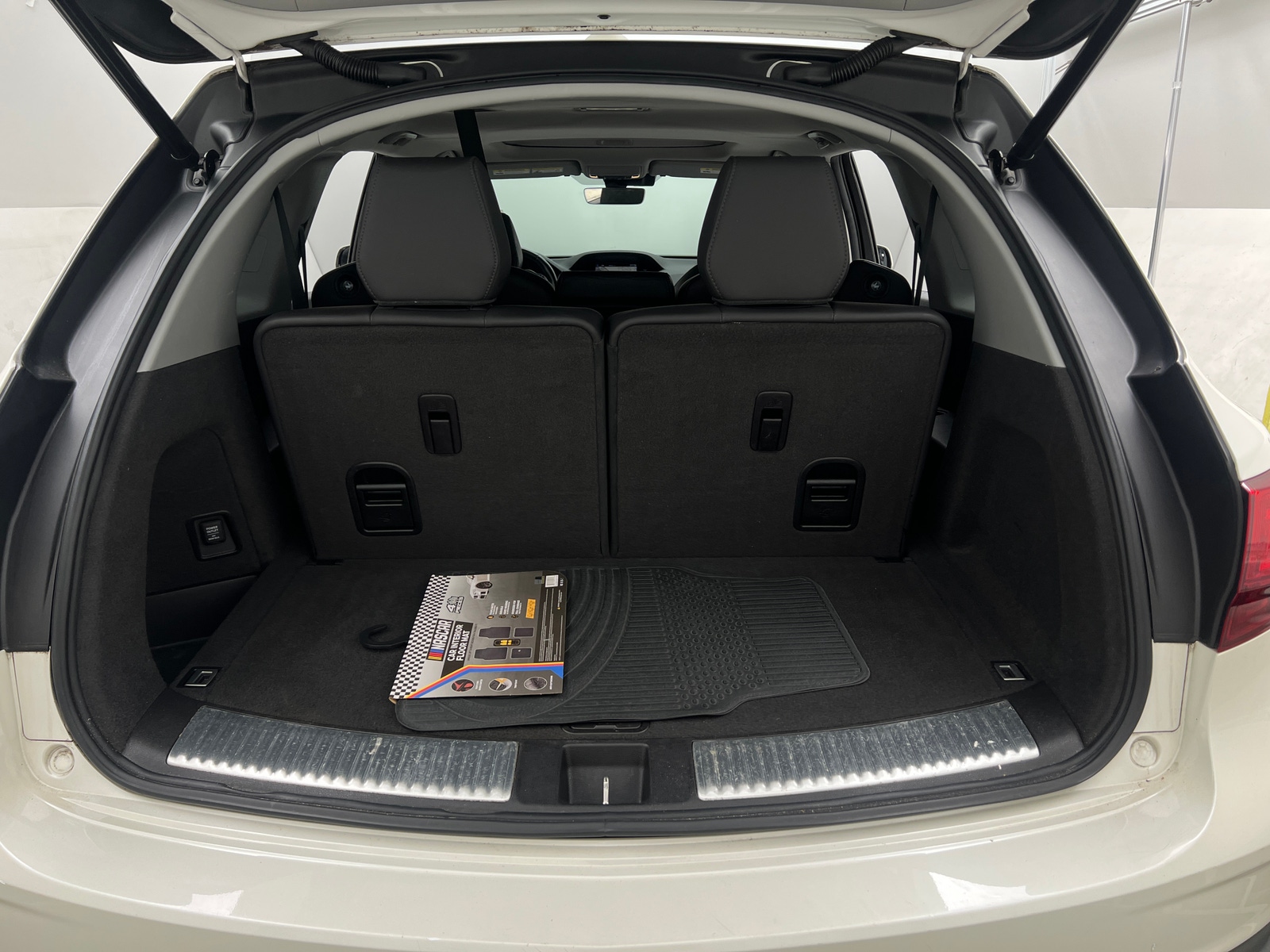 Thumbnail: 2017 Acura MDX - 6