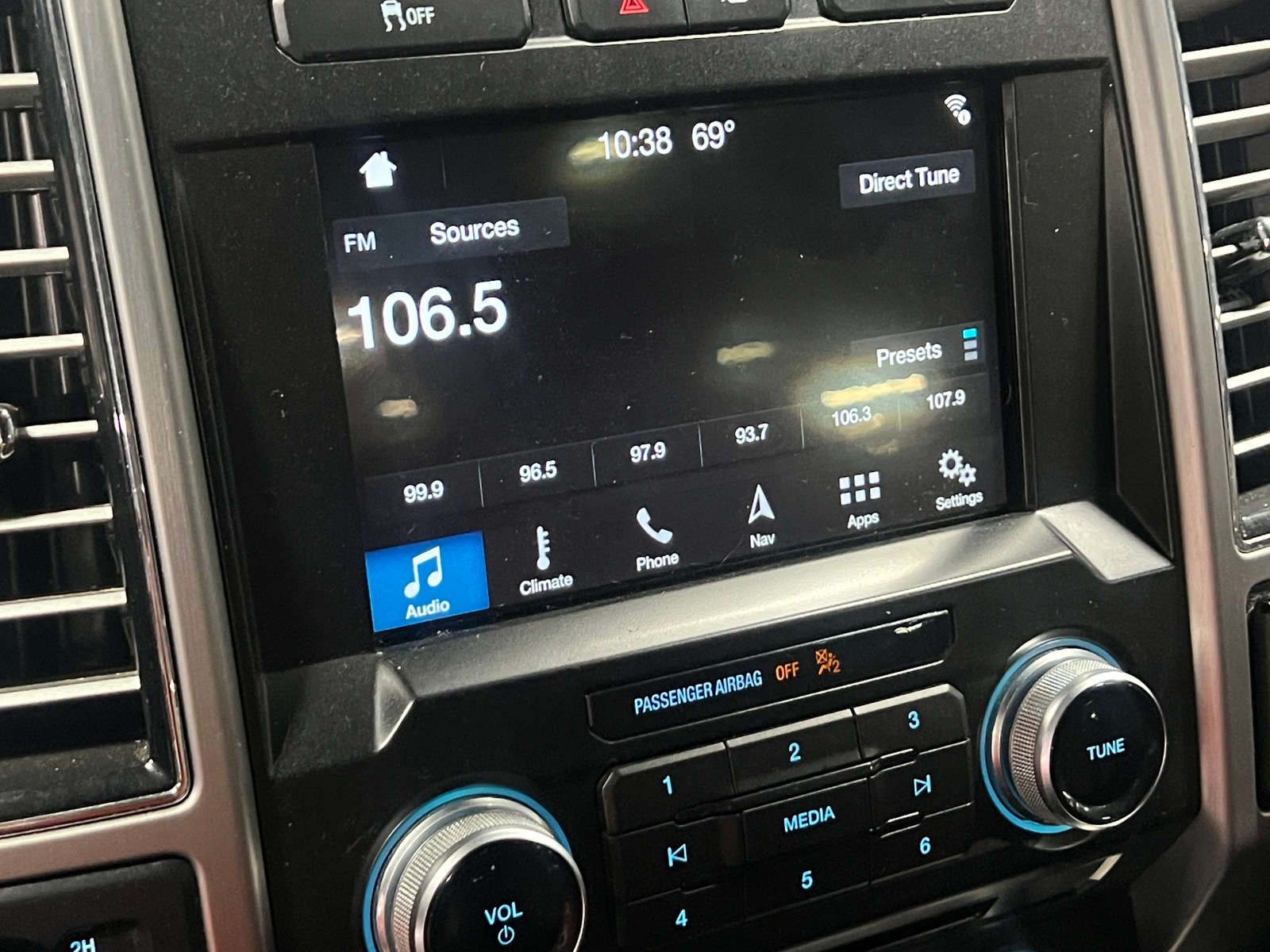 Thumbnail: 2018 Ford Econoline - 3