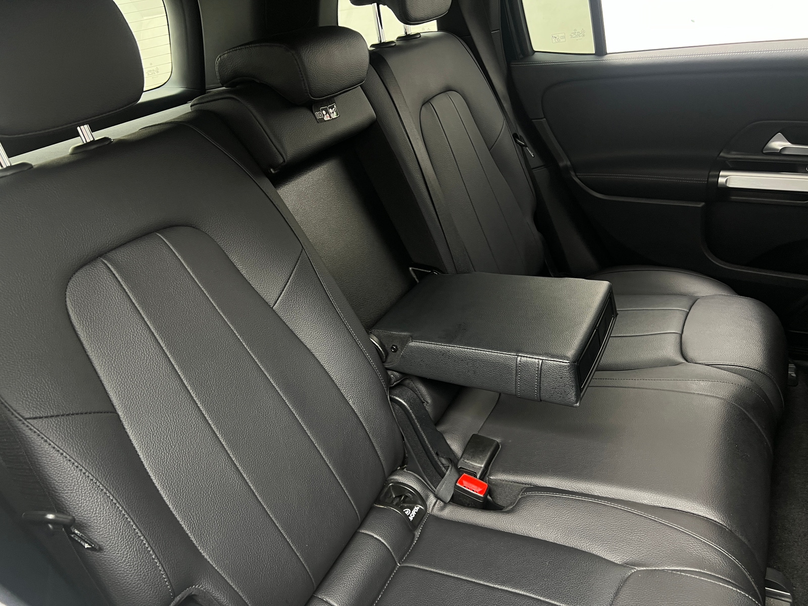 Thumbnail: 2023 Mercedes-Benz GLB - 5