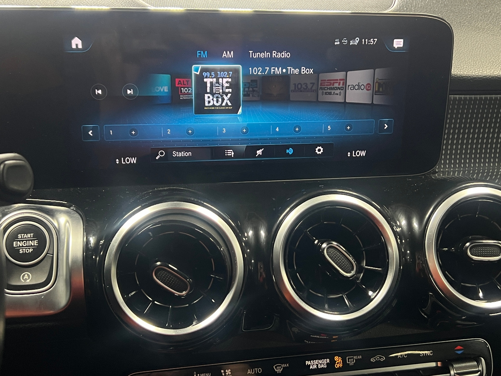 Thumbnail: 2023 Mercedes-Benz GLB - 3