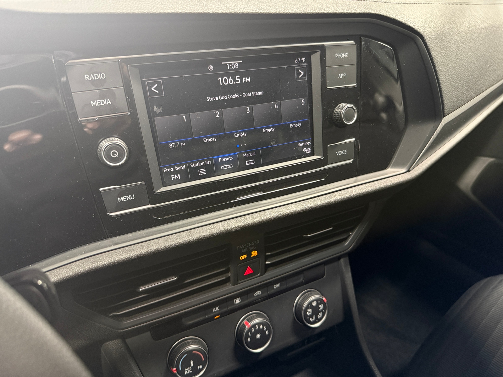 Thumbnail: 2023 Volkswagen Jetta - 4