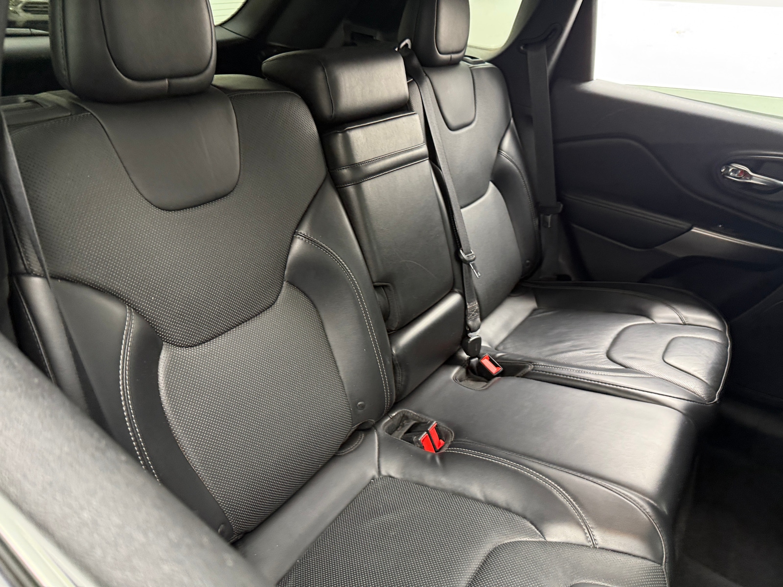 Thumbnail: 2019 Jeep Cherokee - 5