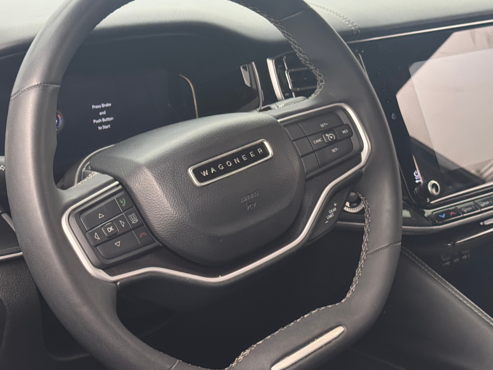 Thumbnail: 2022 Jeep Wagoneer - 4
