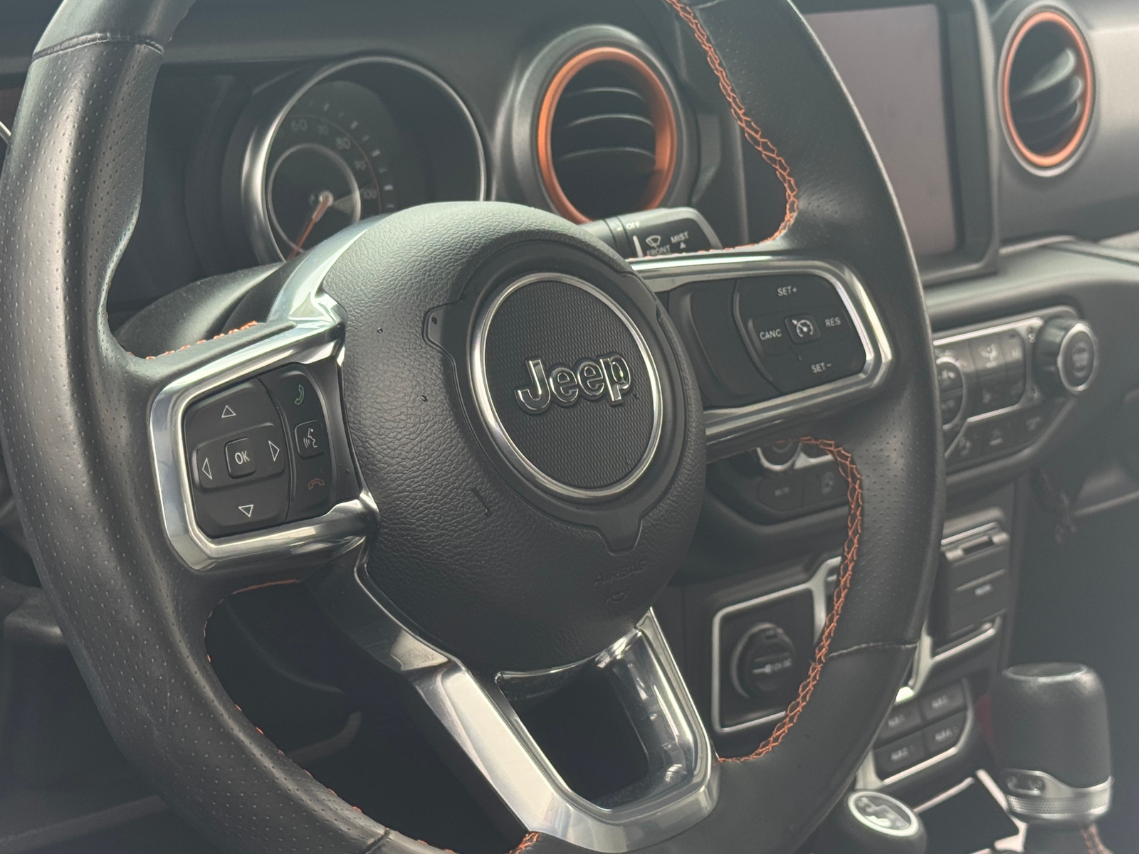 Thumbnail: 2023 Jeep Gladiator - 4