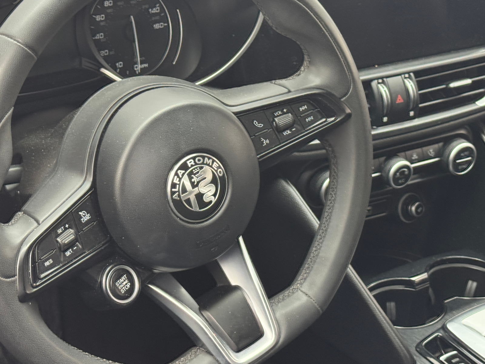 Thumbnail: 2020 Alfa Romeo Giulia - 4