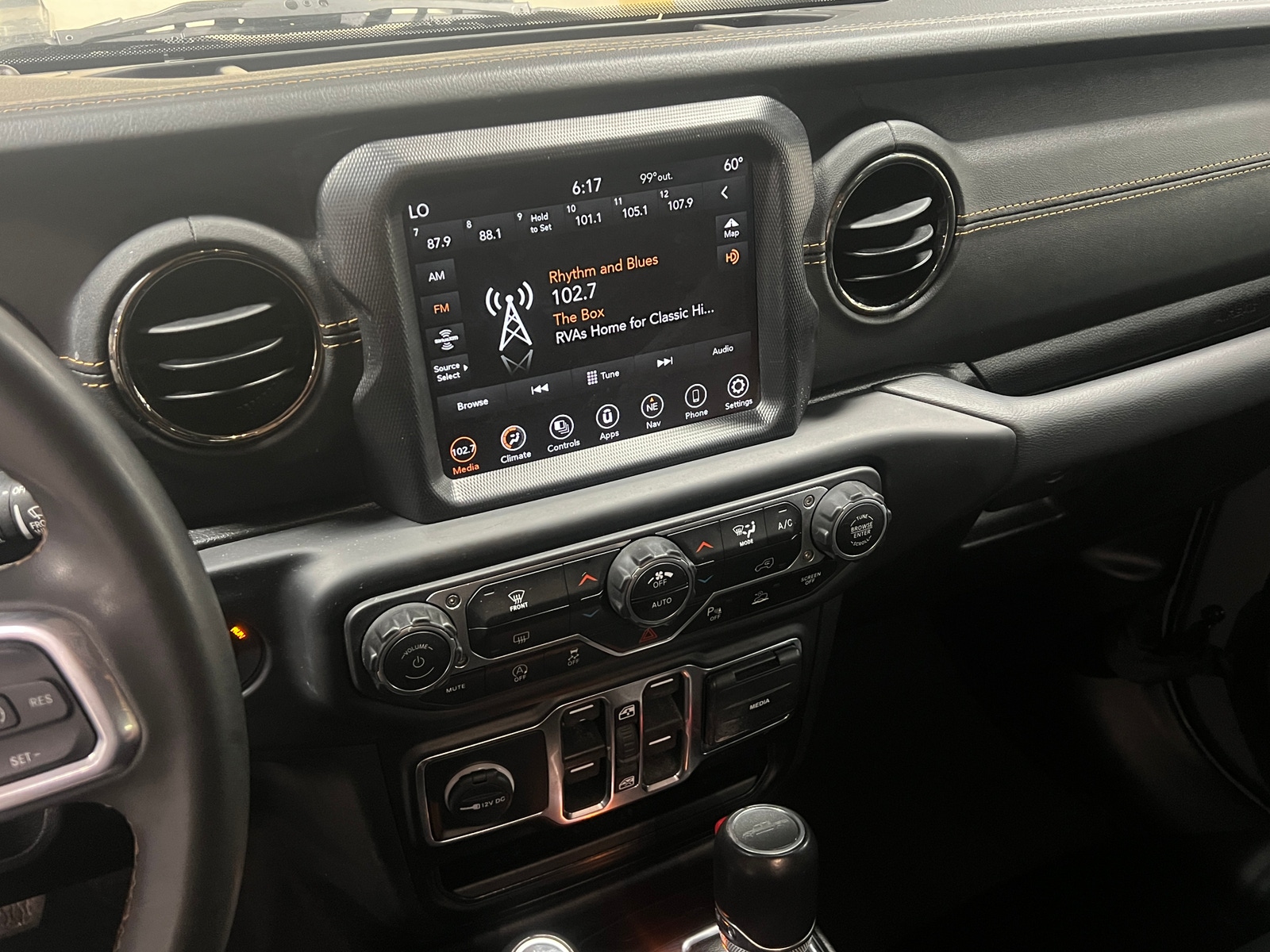 Thumbnail: 2023 Jeep Gladiator - 3