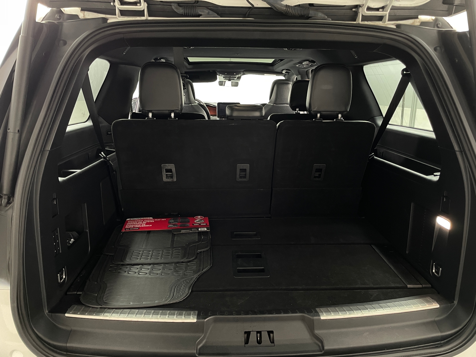 Thumbnail: 2021 Lincoln Navigator L - 6
