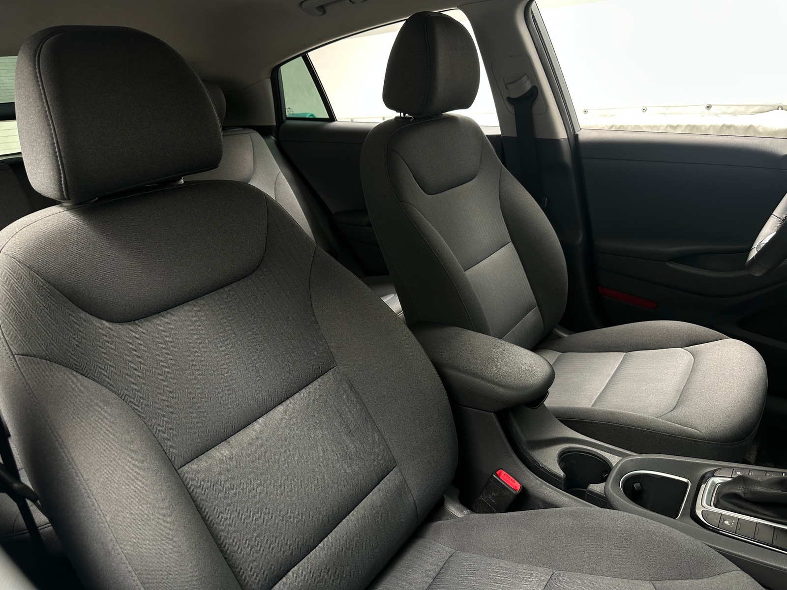 Thumbnail: 2022 Hyundai Ioniq - 2