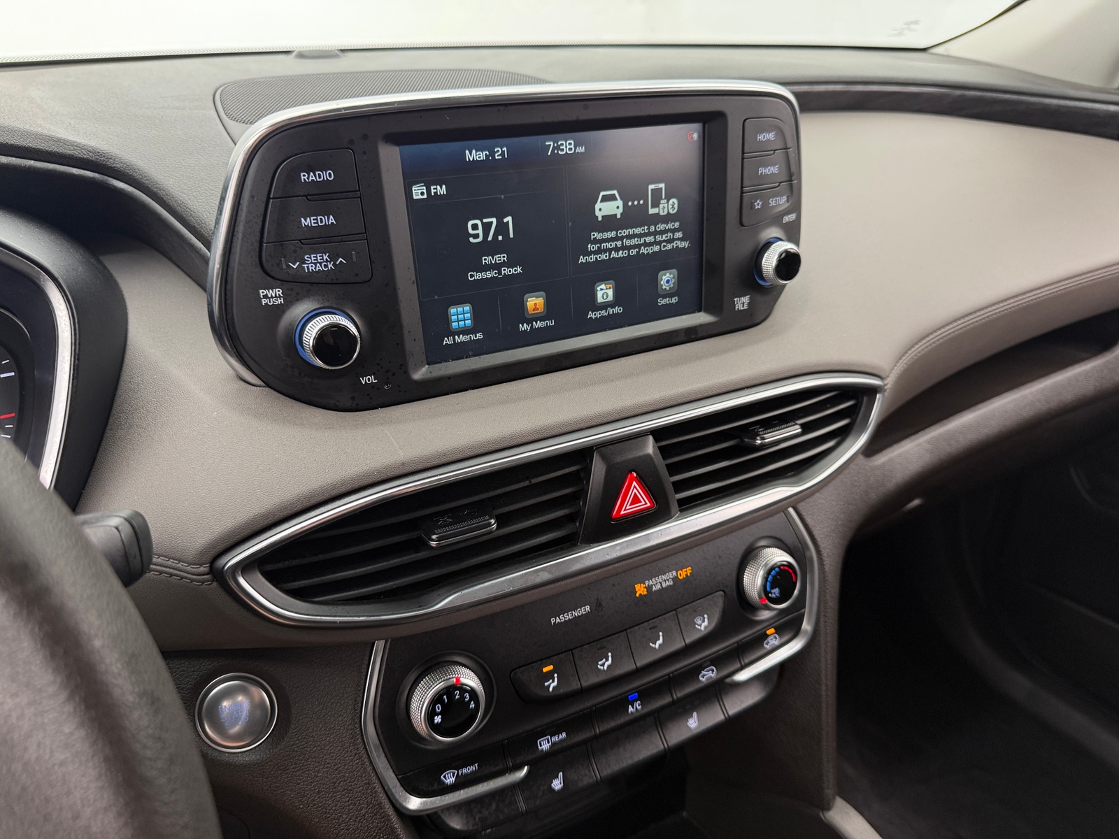 Thumbnail: 2020 Hyundai Santa Fe - 4