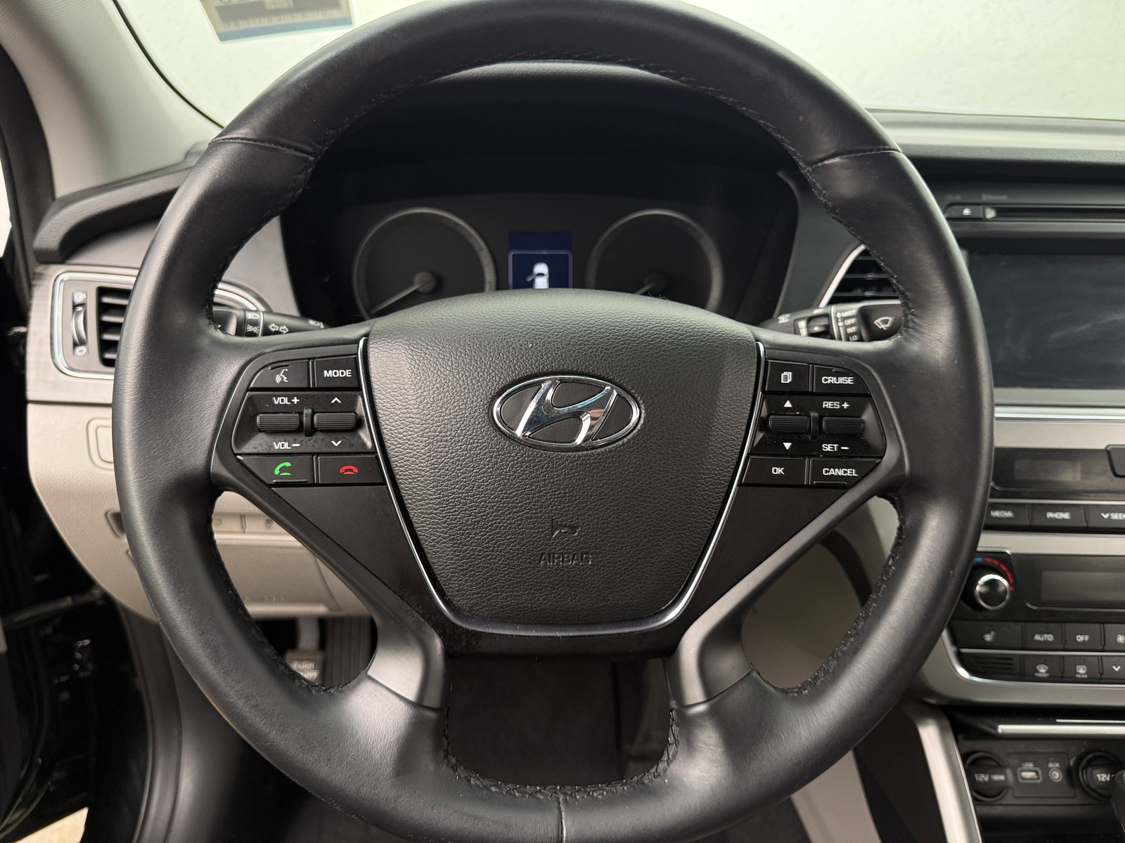 Thumbnail: 2017 Hyundai Sonata - 4