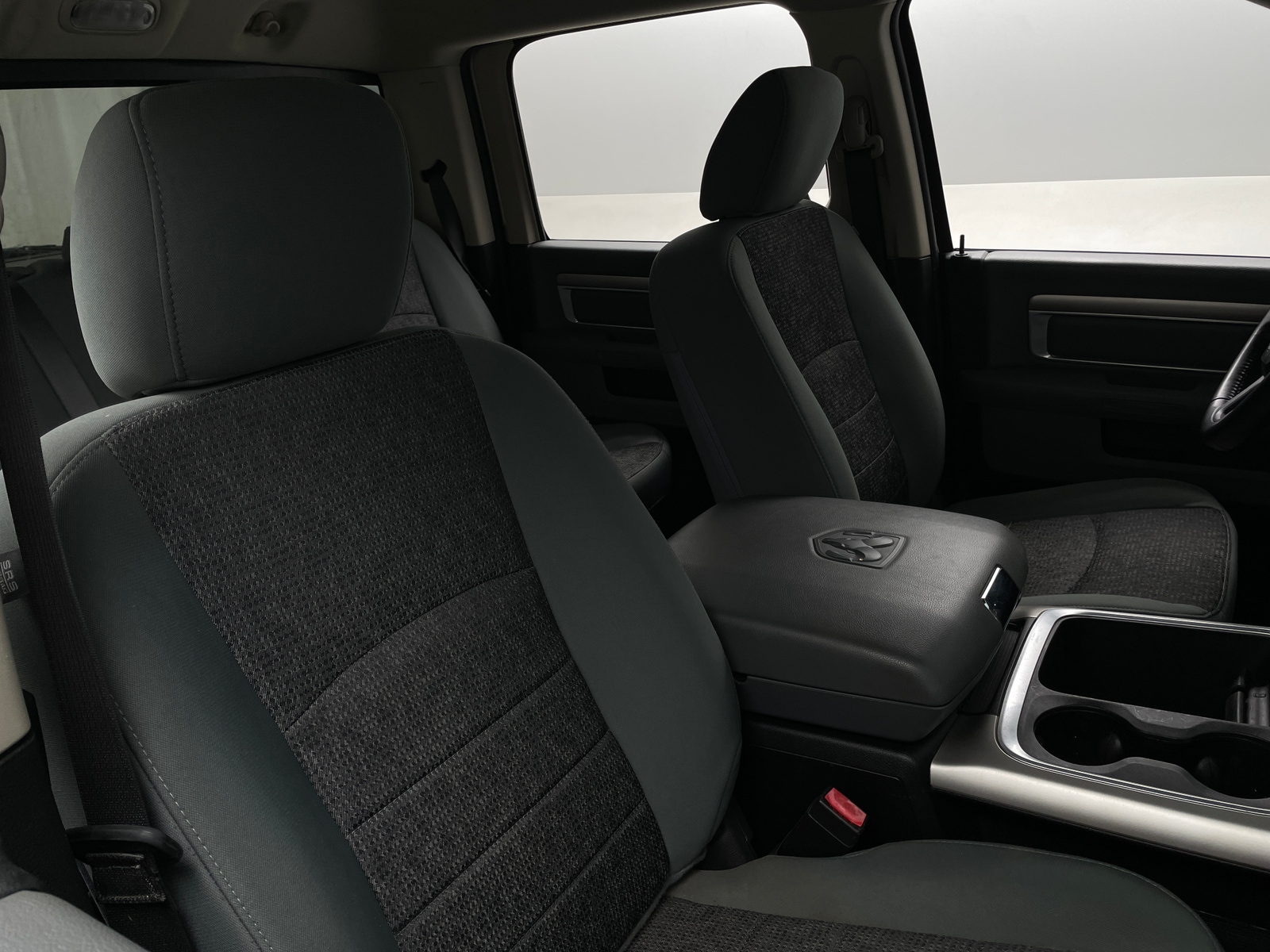 Thumbnail: 2019 RAM 1500 Classic - 2