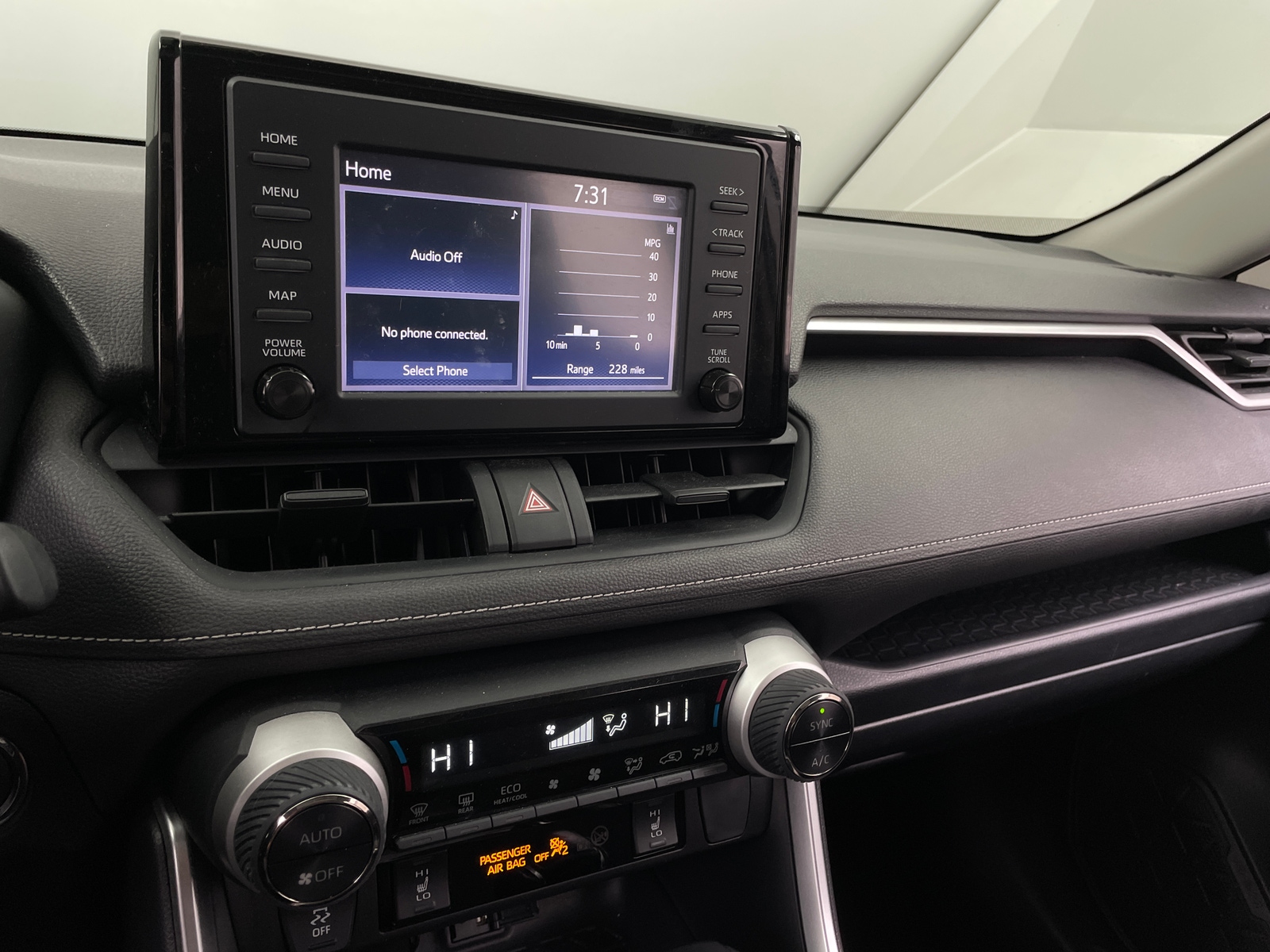 Thumbnail: 2019 Toyota RAV4 - 4