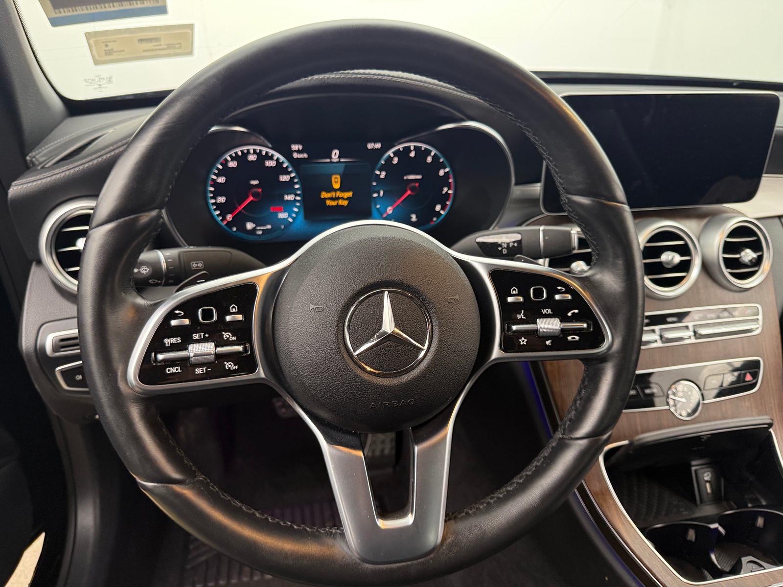 Thumbnail: 2023 Mercedes-Benz C-Class - 3