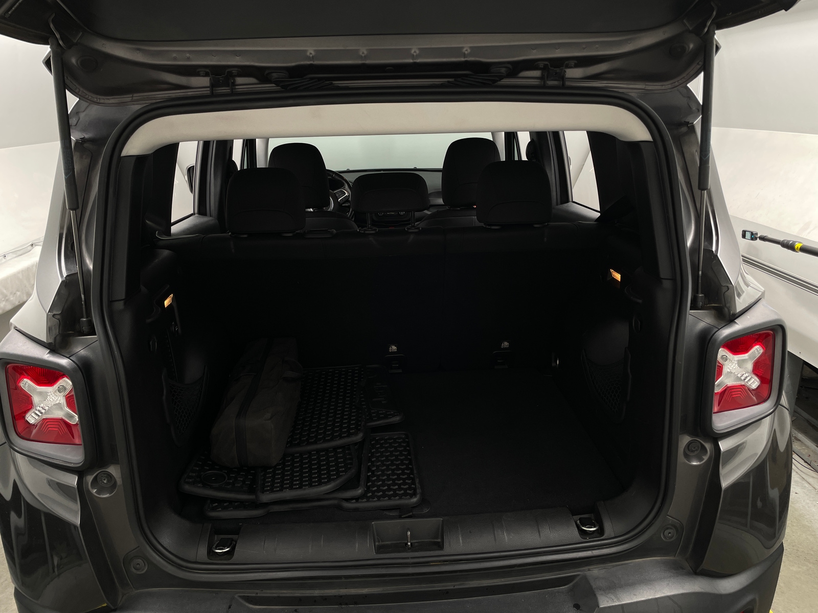 Thumbnail: 2017 Jeep Renegade - 7