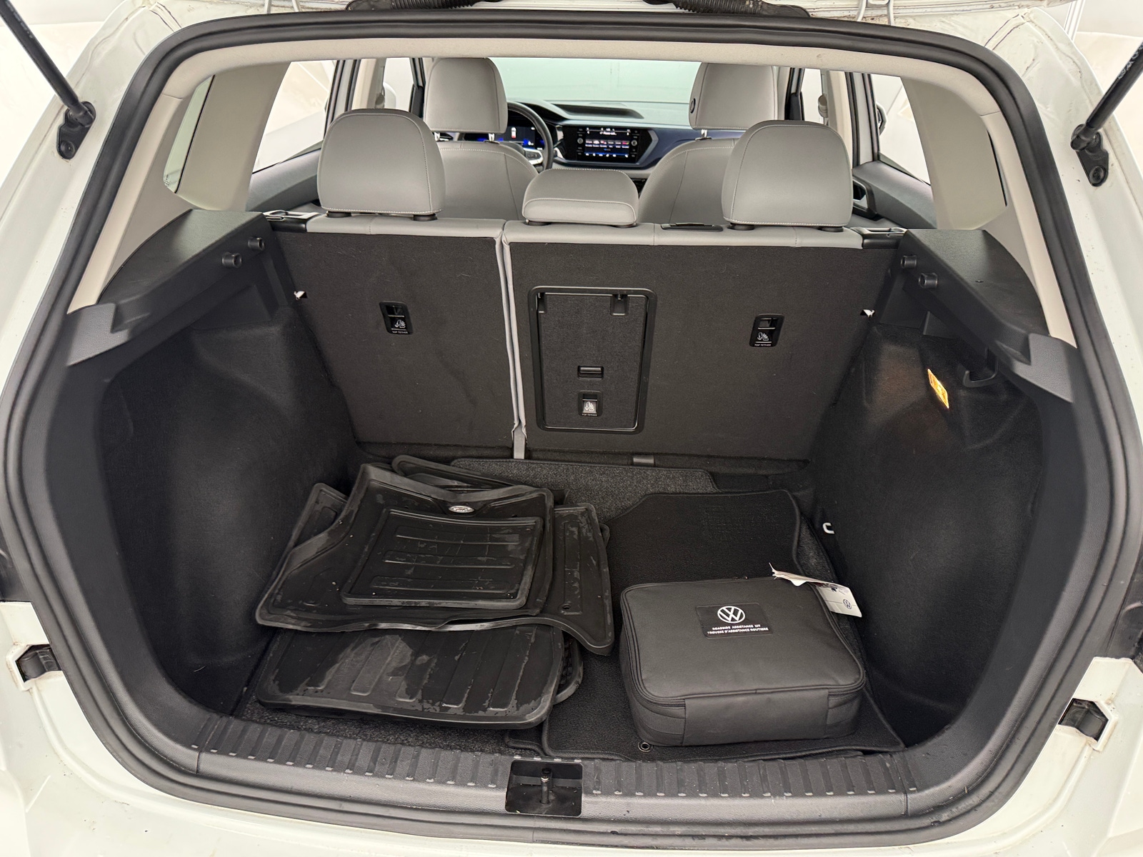 Thumbnail: 2022 Volkswagen Taos - 6