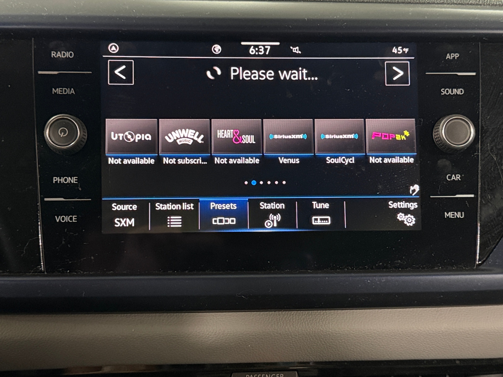 Thumbnail: 2022 Volkswagen Taos - 3