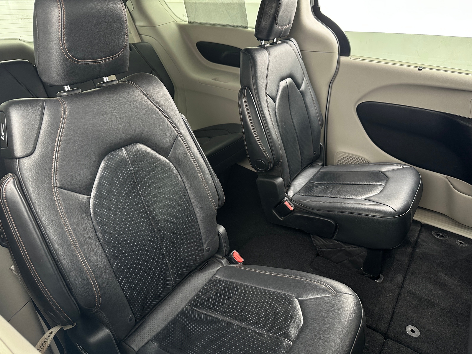 Thumbnail: 2020 Chrysler Pacifica - 5