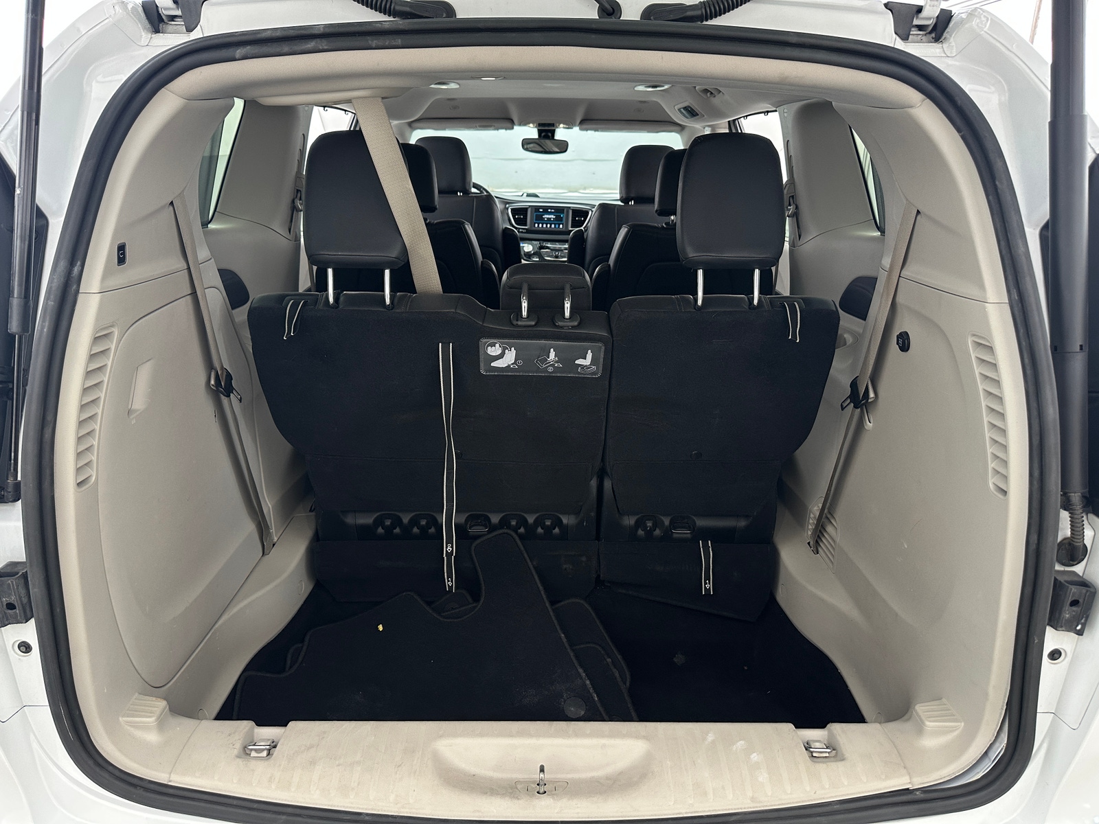 Thumbnail: 2020 Chrysler Pacifica - 6