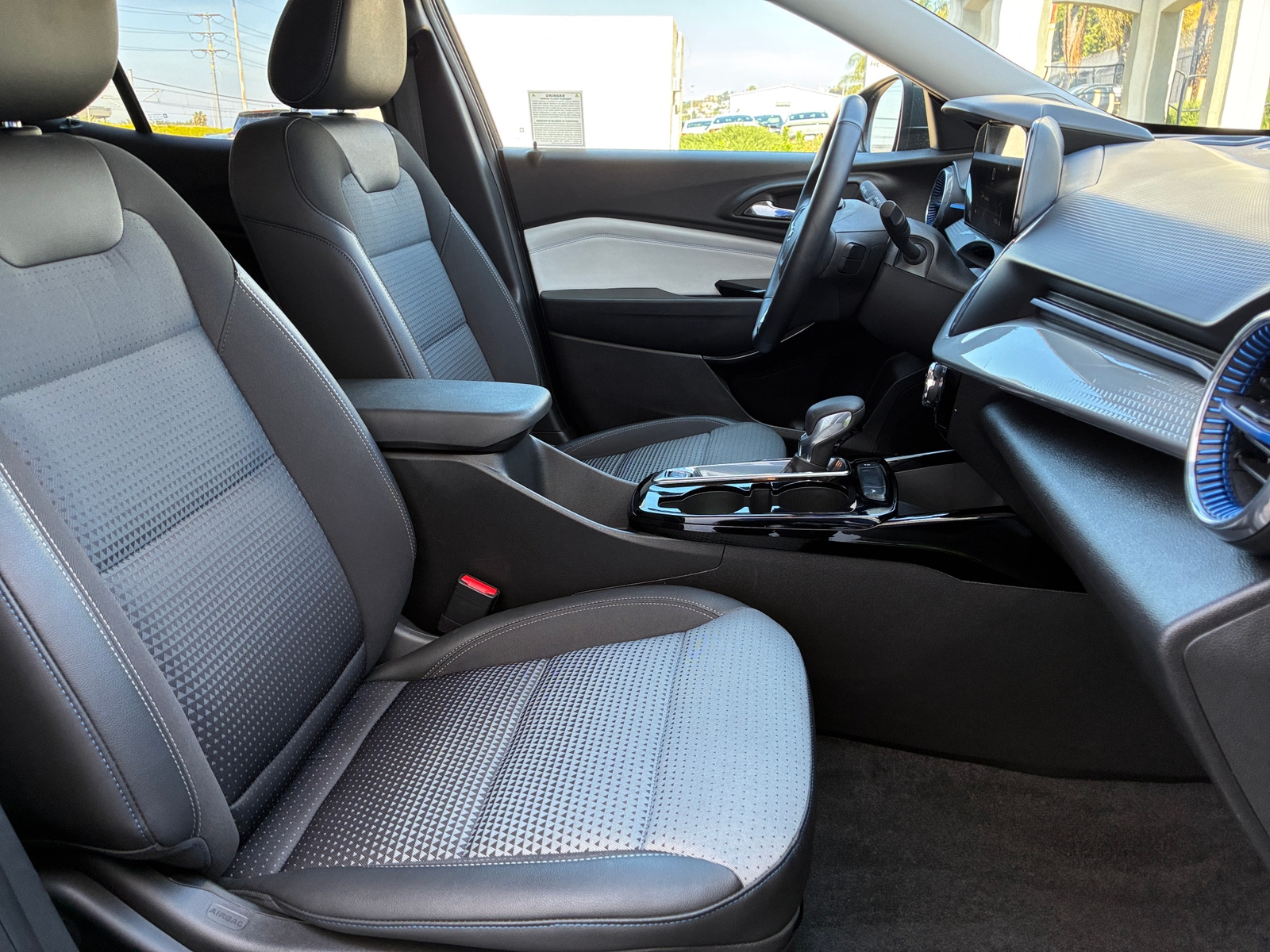 Thumbnail: 2025 Chevrolet Trax - 2