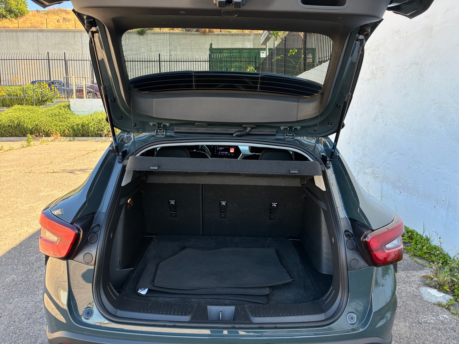 Thumbnail: 2025 Chevrolet Trax - 6