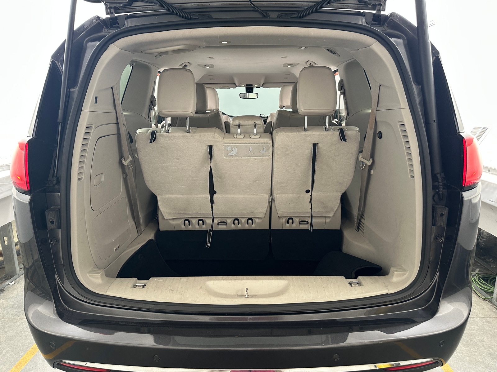 Thumbnail: 2018 Chrysler Pacifica - 7