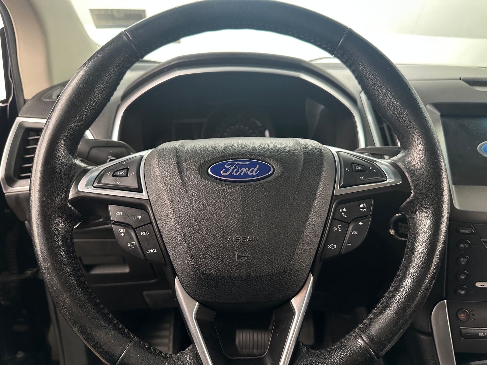 Thumbnail: 2016 Ford Edge - 4