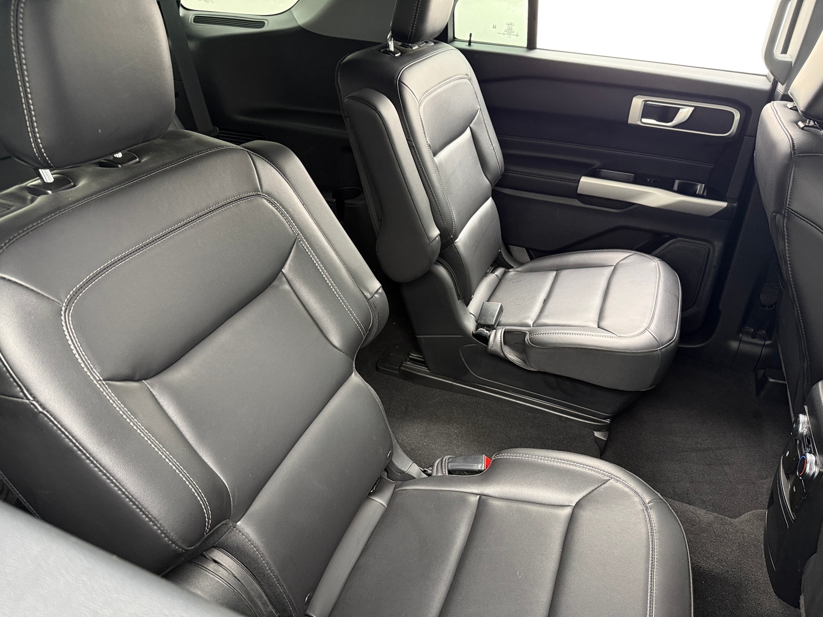 Thumbnail: 2022 Ford Explorer - 5