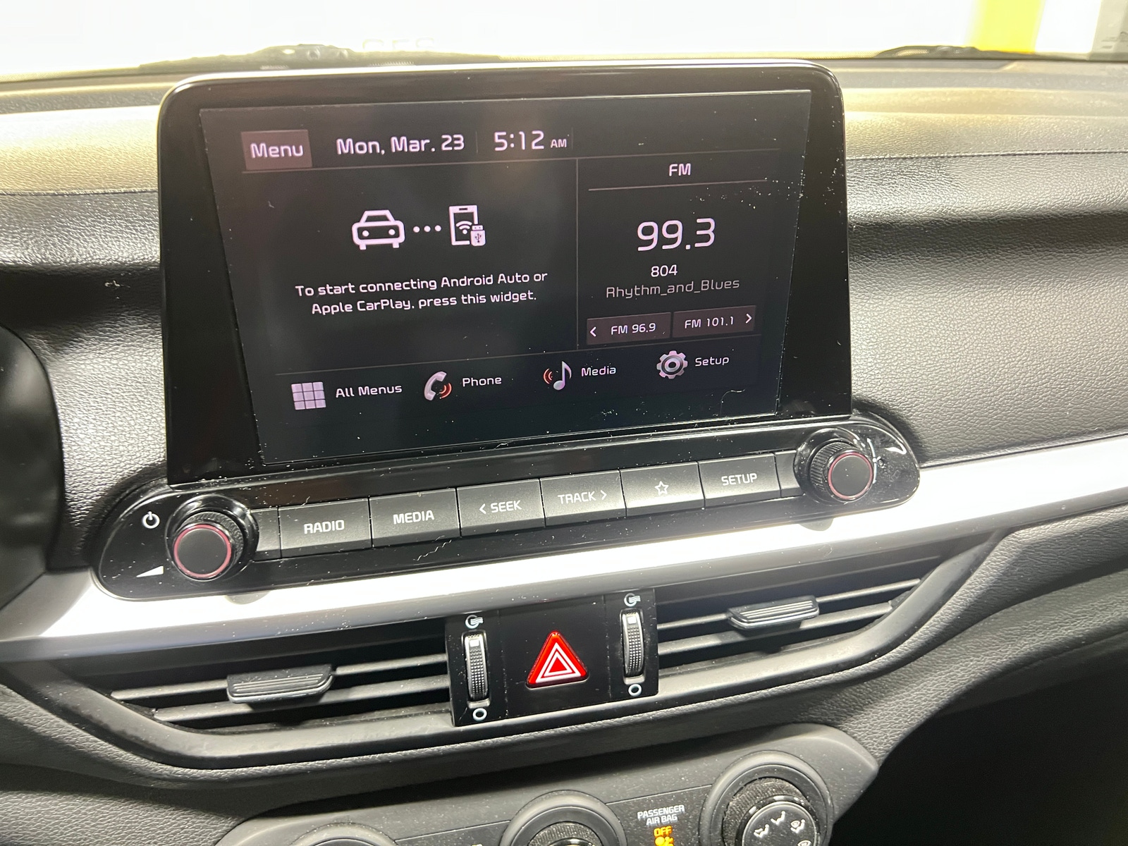 Thumbnail: 2023 Kia Forte - 4