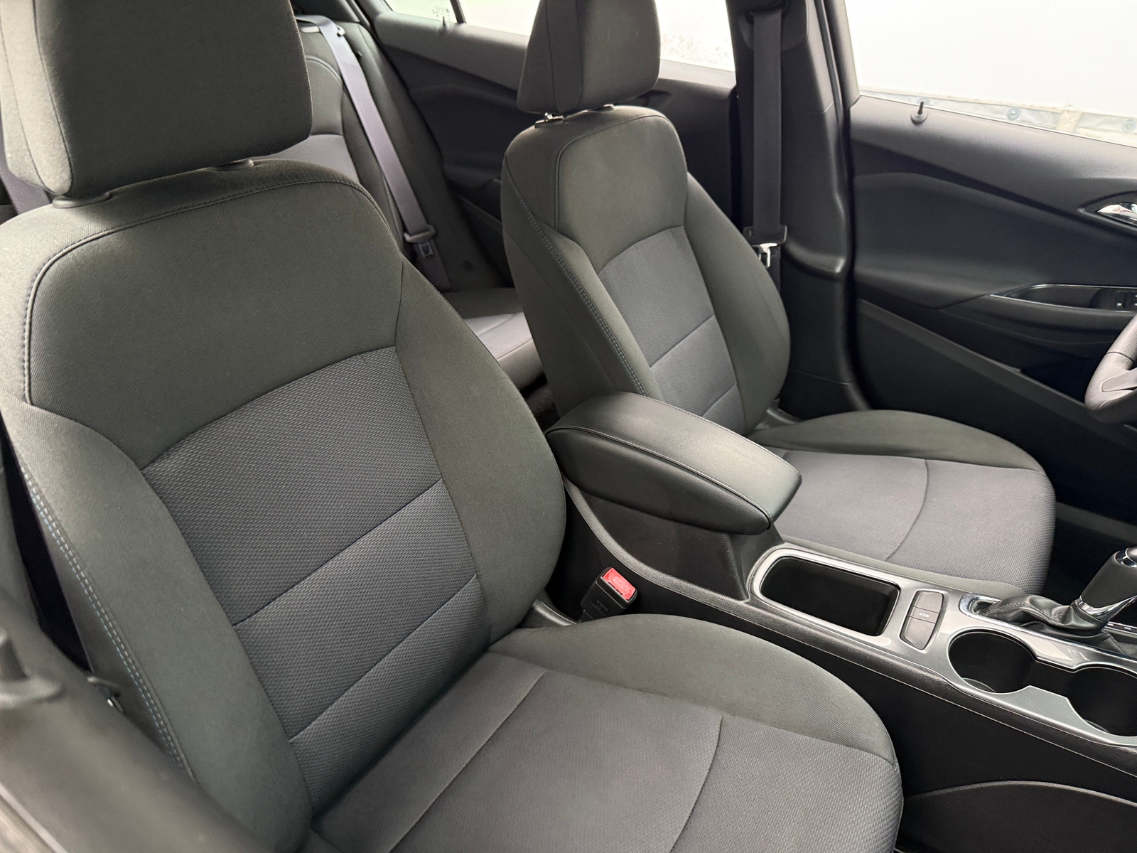 Thumbnail: 2017 Chevrolet Cruze - 2