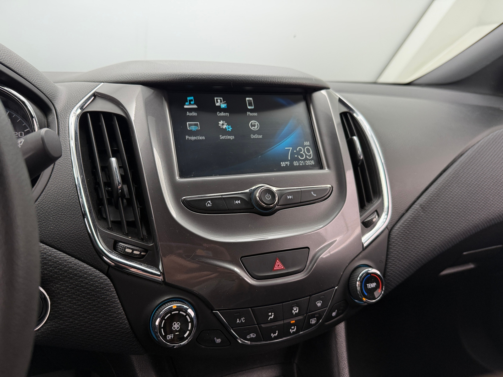 Thumbnail: 2017 Chevrolet Cruze - 4