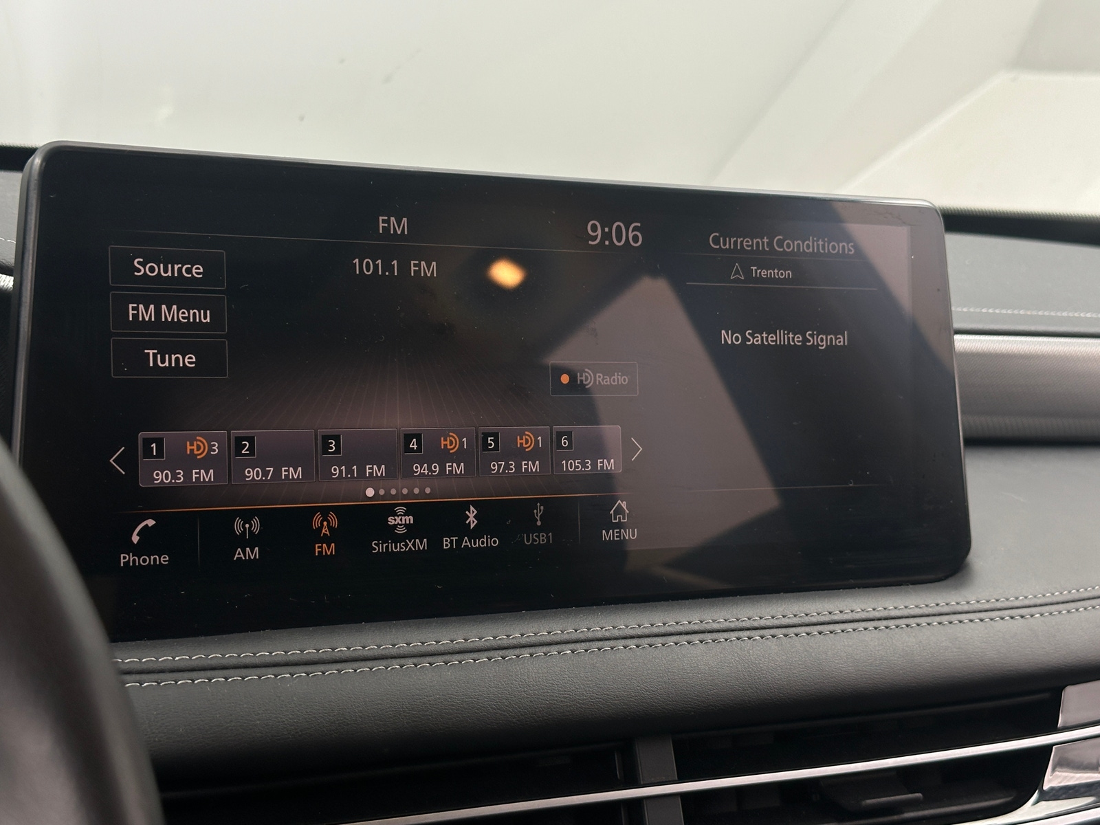 Thumbnail: 2023 INFINITI QX60 - 3