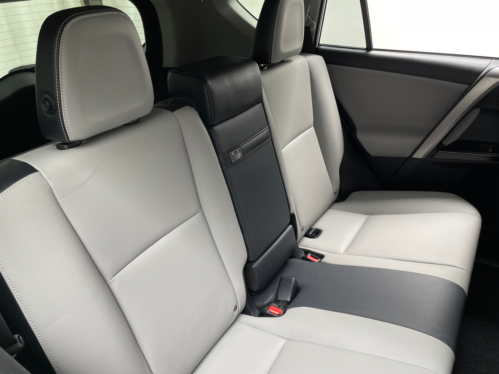 Thumbnail: 2017 Toyota RAV4 - 5