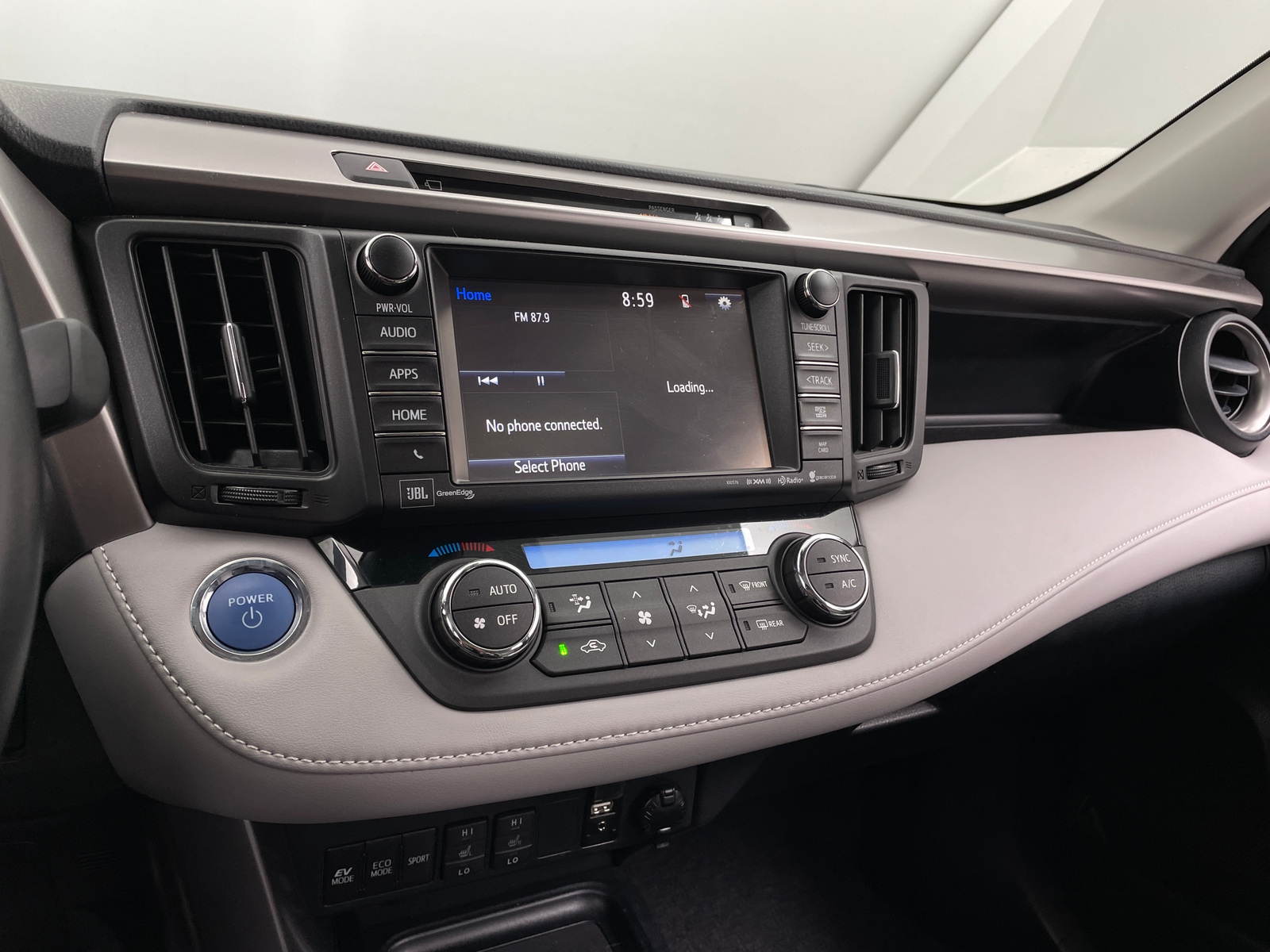 Thumbnail: 2017 Toyota RAV4 - 3