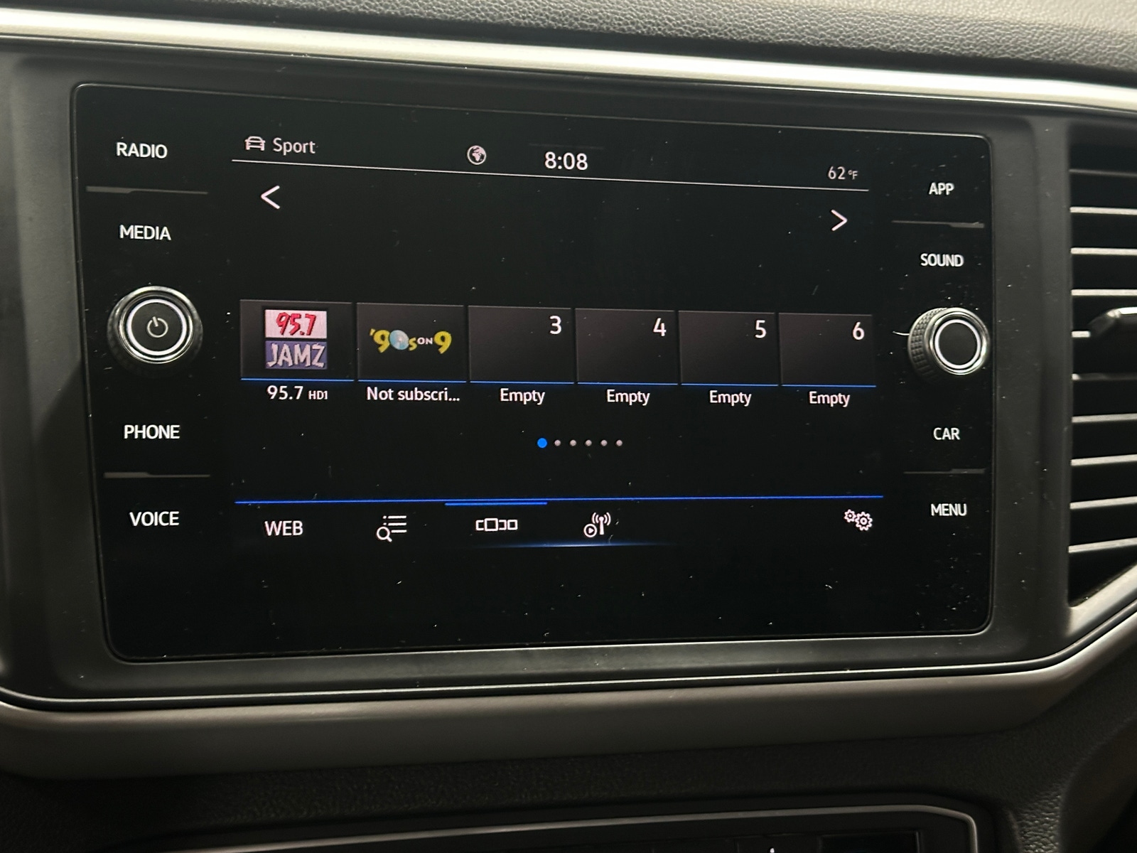 Thumbnail: 2021 Volkswagen Atlas - 3