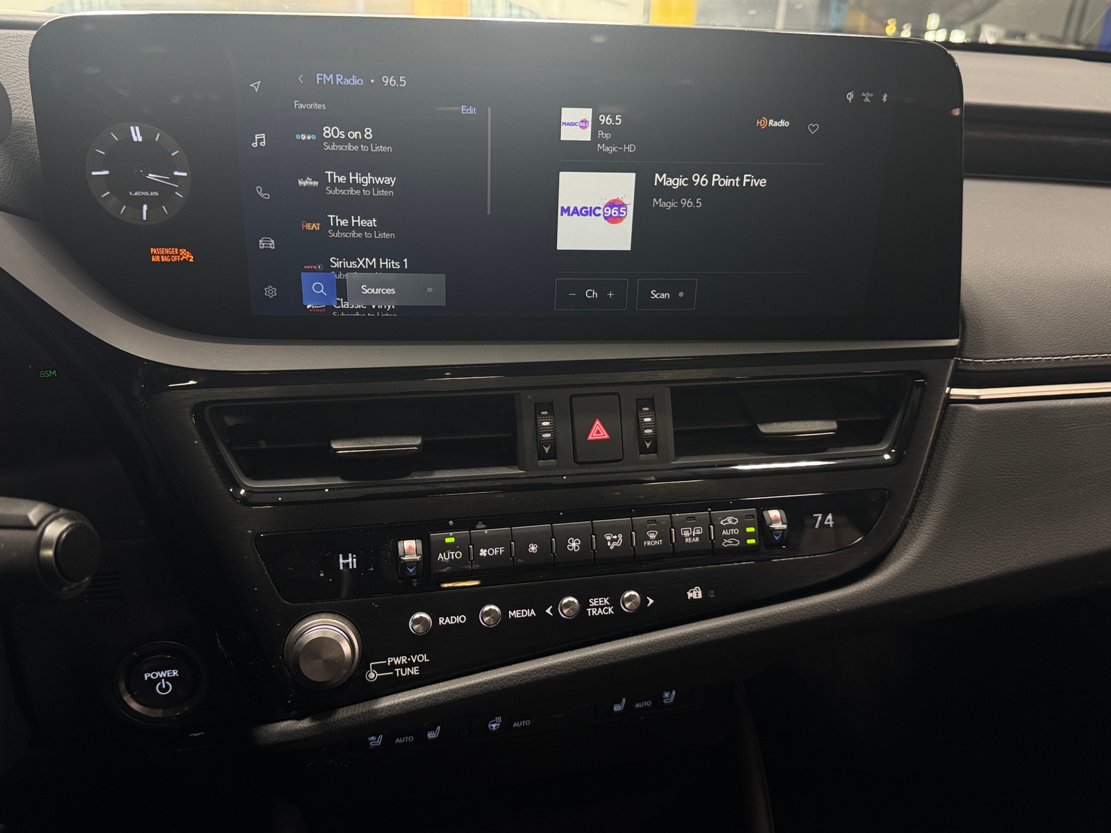 Thumbnail: 2023 Lexus ES - 3